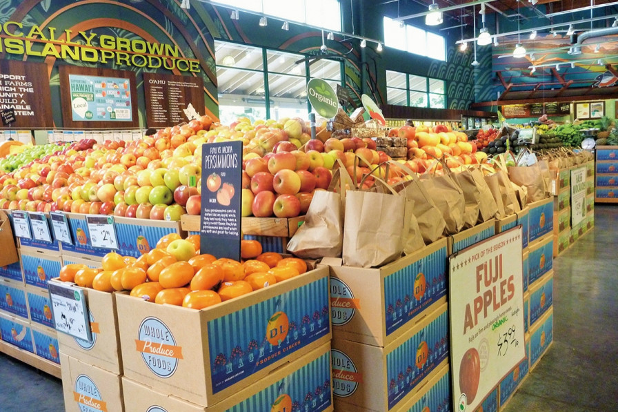 色鮮やかな果物が豊富なスーパー